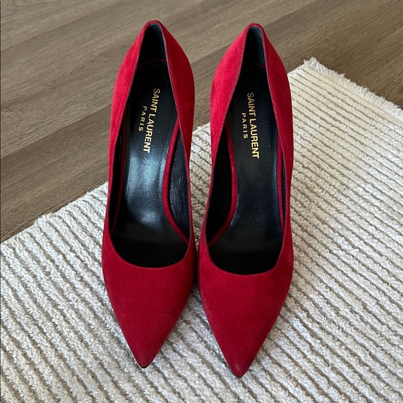 Gorgeous red Saint Laurent classic Paris pump. Like new - Picture 1 of 4